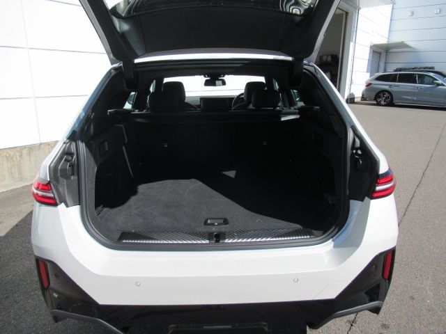 BMW BMW 5series TOURING 2025