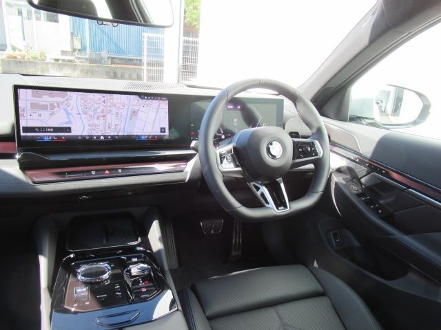 BMW BMW 5series TOURING 2025