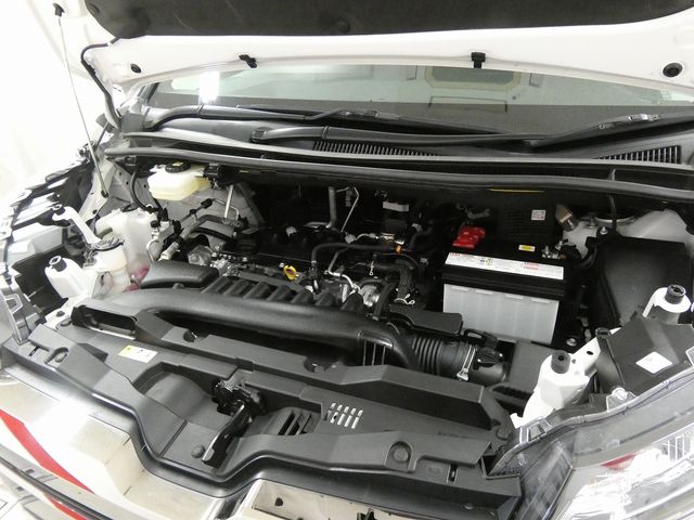 TOYOTA NOAH 4WD 2023