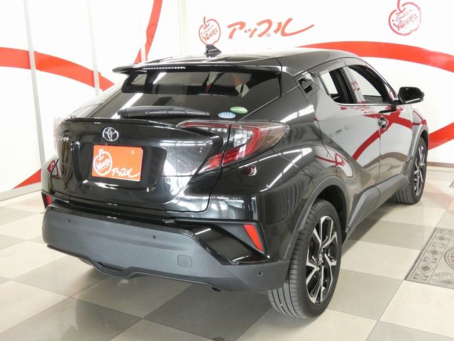 TOYOTA C-HR 4WD 2017