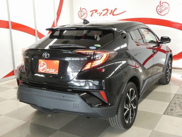 TOYOTA C-HR 4WD 2017