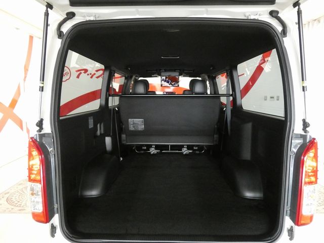 TOYOTA HIACE van 4WD 2019