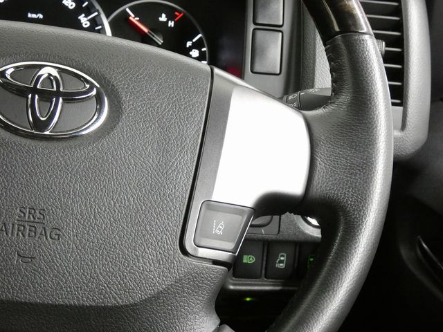 TOYOTA HIACE van 4WD 2019