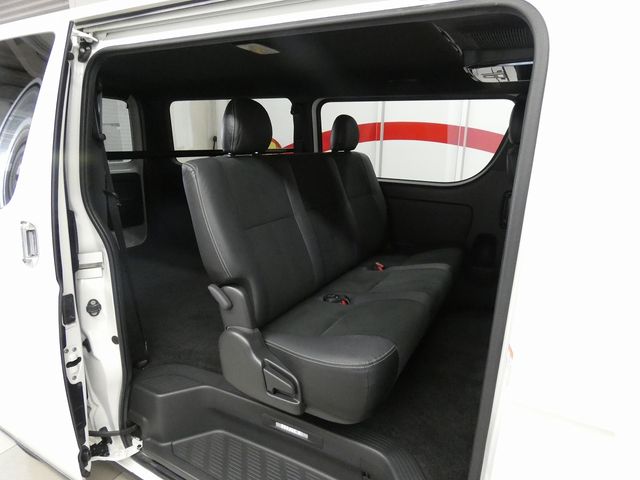 TOYOTA HIACE van 4WD 2019