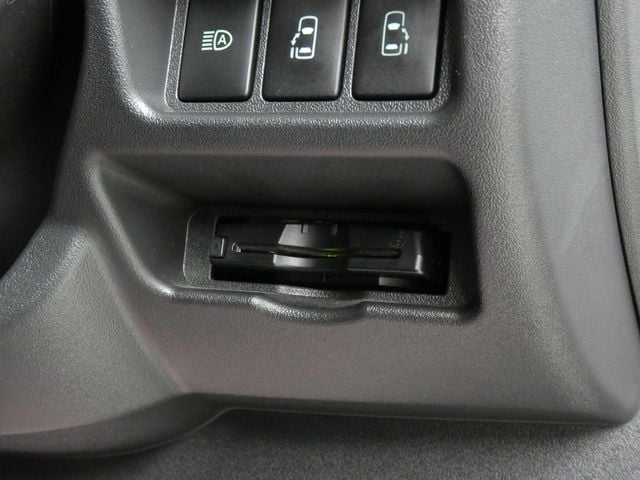 TOYOTA HIACE van 4WD 2019