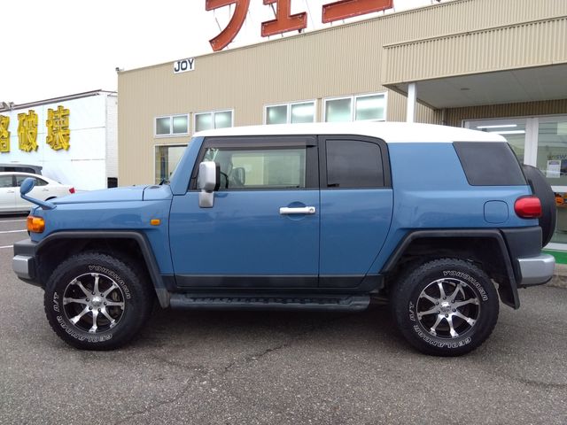 TOYOTA FJ CRUISER 4WD 2012