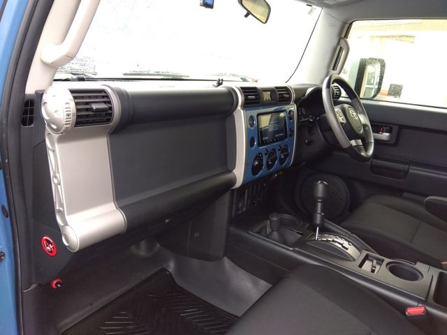 TOYOTA FJ CRUISER 4WD 2012