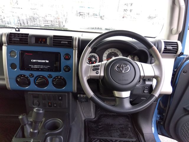 TOYOTA FJ CRUISER 4WD 2012