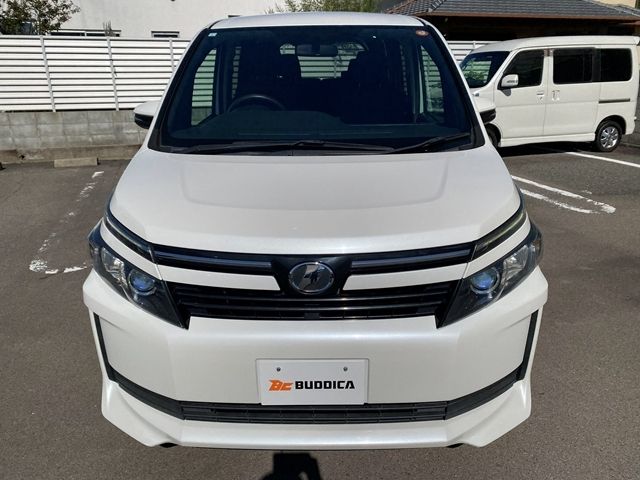 TOYOTA VOXY 2014