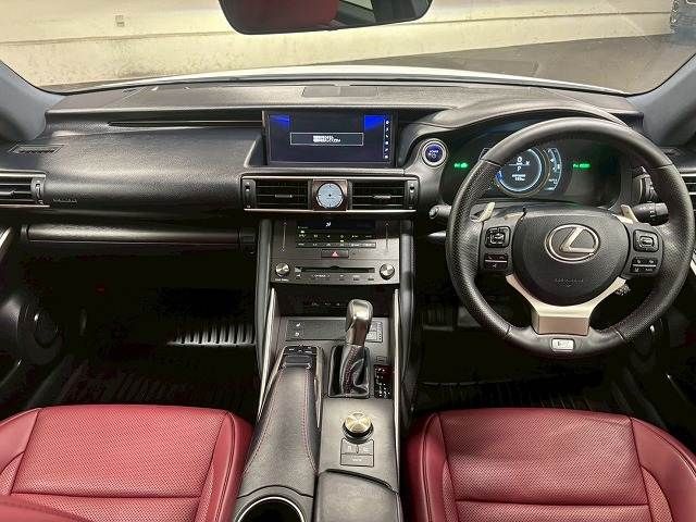 TOYOTA LEXUS IS300h 2018