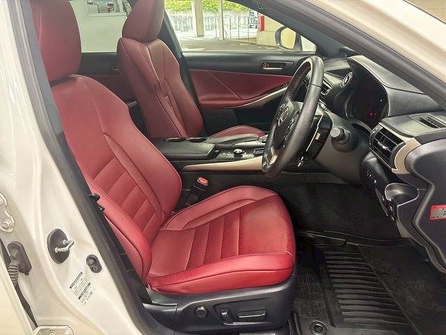 TOYOTA LEXUS IS300h 2018