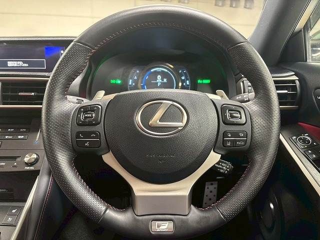 TOYOTA LEXUS IS300h 2018
