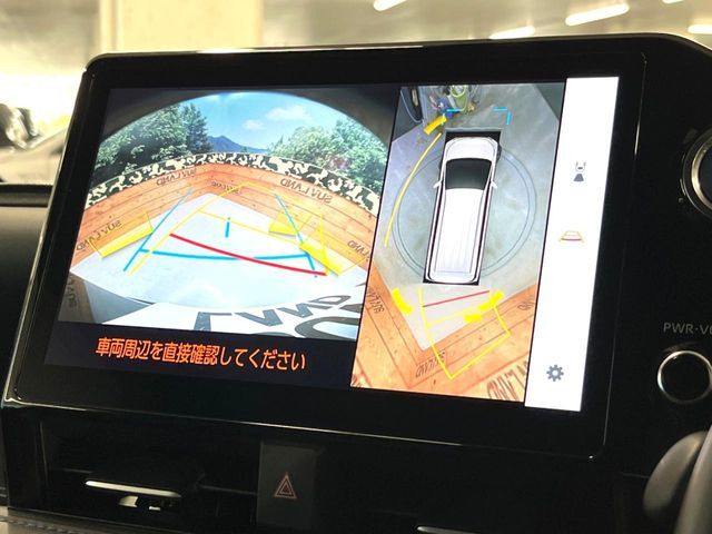 TOYOTA VOXY HYBRID 2022