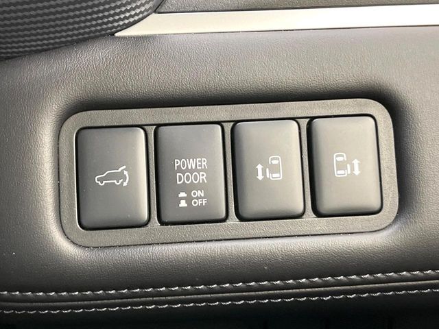 MITSUBISHI DELICA D:5 4WD 2023