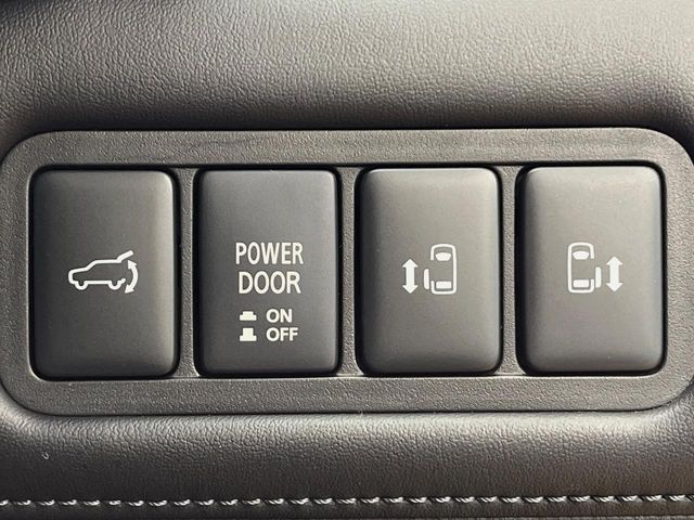 MITSUBISHI DELICA D:5 4WD 2020