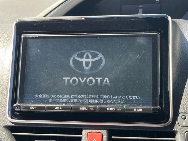TOYOTA VOXY HYBRID 2018