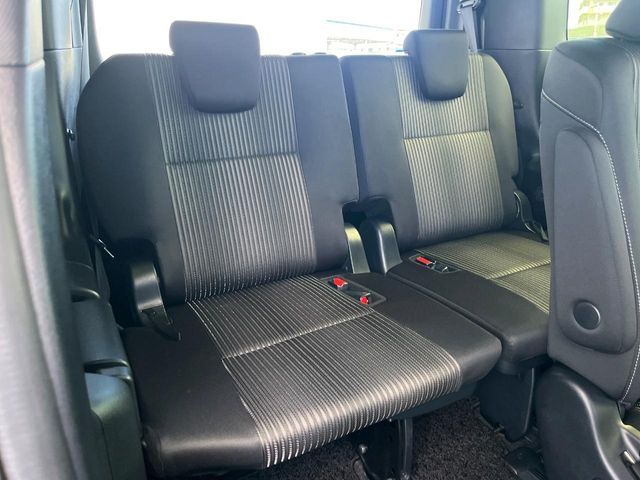 TOYOTA VOXY HYBRID 2018