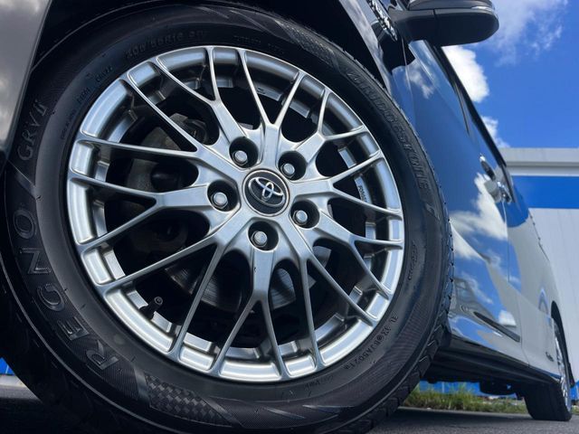 TOYOTA VOXY HYBRID 2018