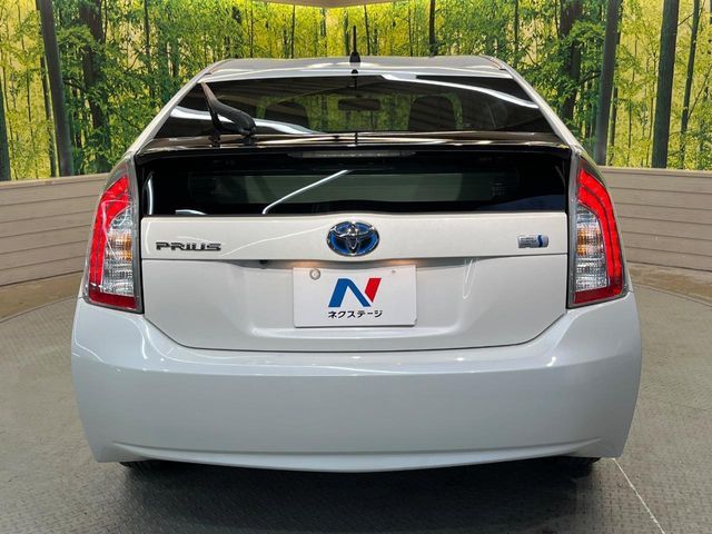 TOYOTA PRIUS 2013