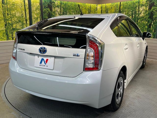 TOYOTA PRIUS 2013
