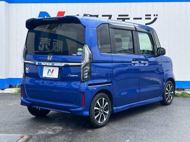 HONDA N BOX CUSTOM 2018