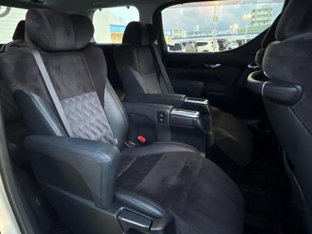 TOYOTA VELLFIRE 2015