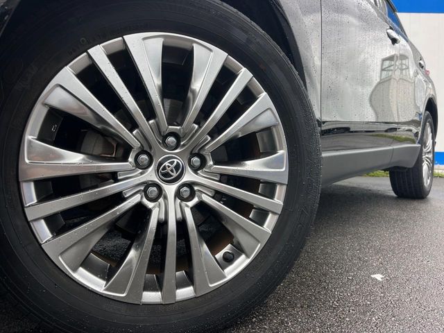 TOYOTA HARRIER 2WD 2022