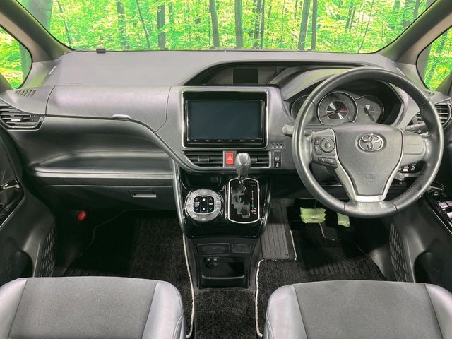 TOYOTA NOAH 2019