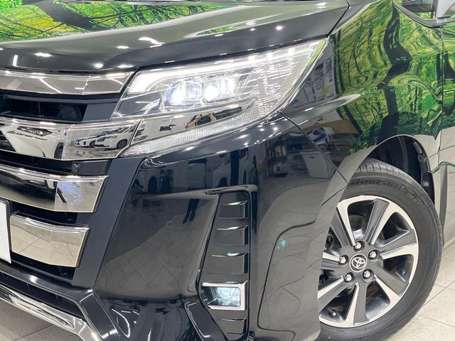 TOYOTA NOAH 2019