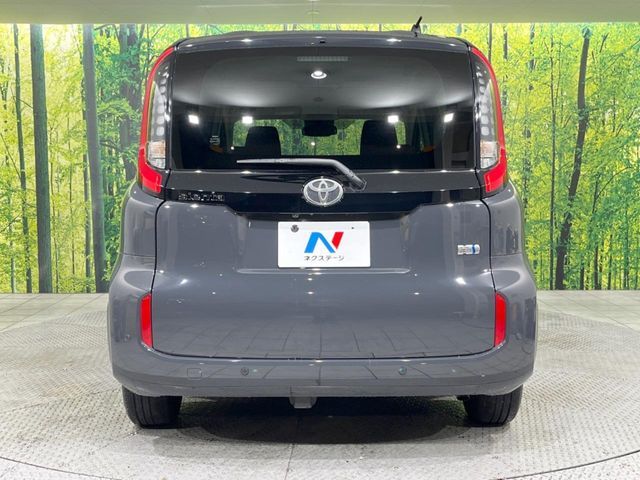 TOYOTA SIENTA HYBRID 2022