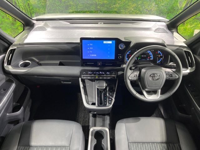 TOYOTA NOAH HYBRID 2023