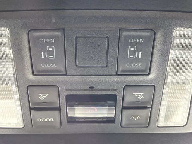 TOYOTA NOAH HYBRID 2023