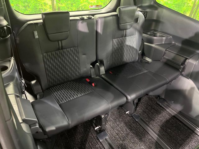 TOYOTA NOAH HYBRID 2023