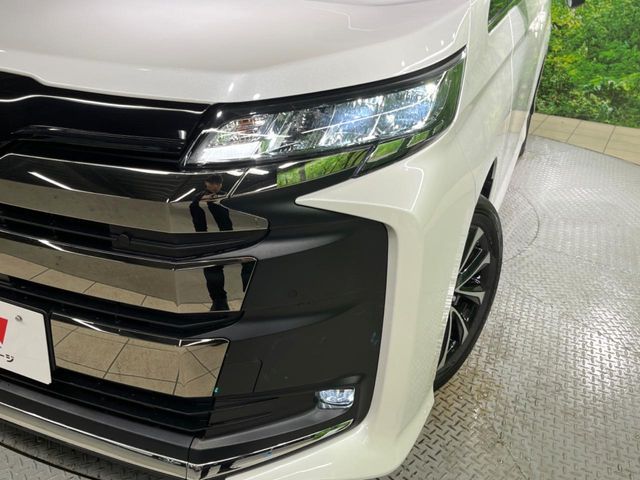 TOYOTA NOAH HYBRID 2023