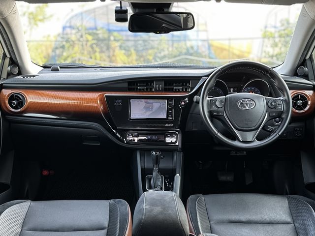 TOYOTA AURIS 2015