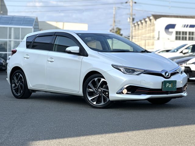 TOYOTA AURIS 2015