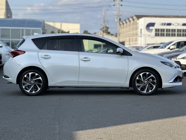 TOYOTA AURIS 2015