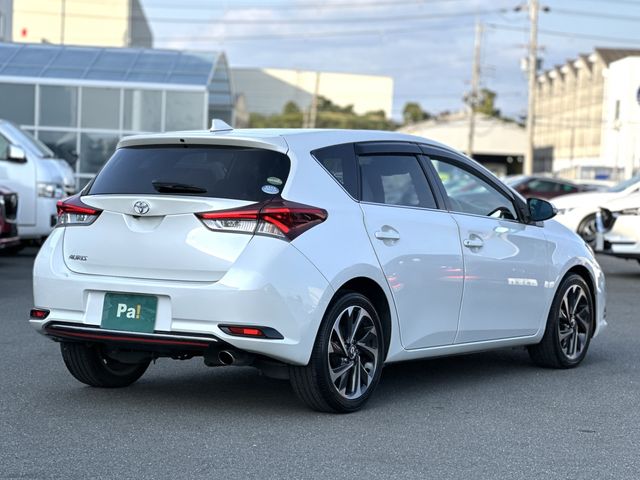 TOYOTA AURIS 2015