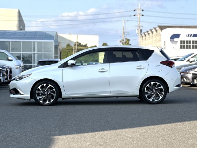 TOYOTA AURIS 2015