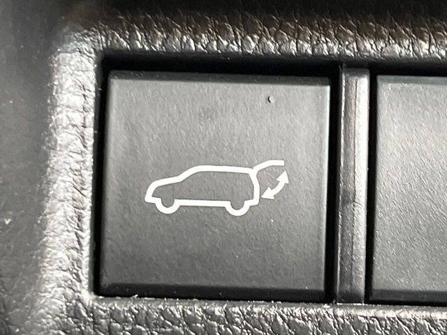 TOYOTA HARRIER 2WD 2023