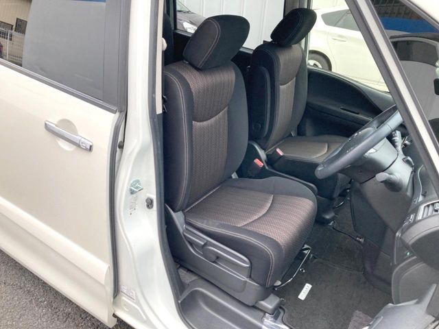 NISSAN SERENA  S-HYBRID 2014