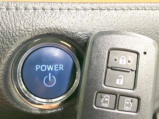 TOYOTA SIENTA HYBRID 2018