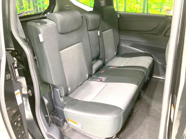 TOYOTA SIENTA HYBRID 2018