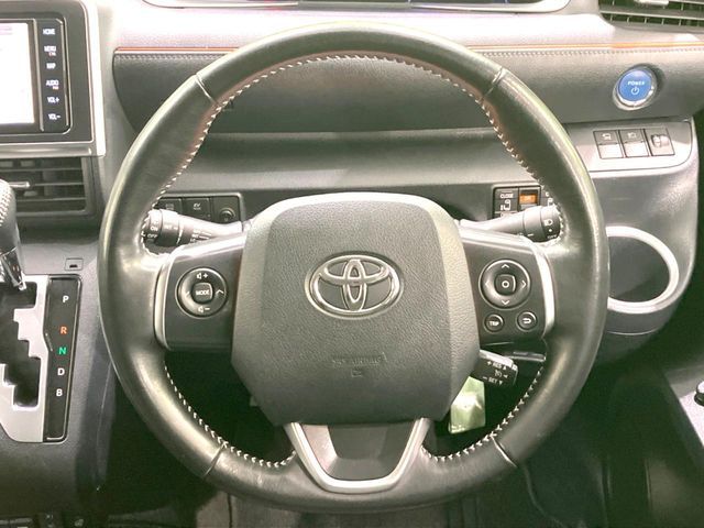 TOYOTA SIENTA HYBRID 2018