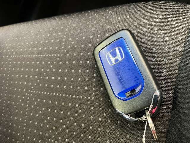 HONDA FIT HYBRID 4WD 2015