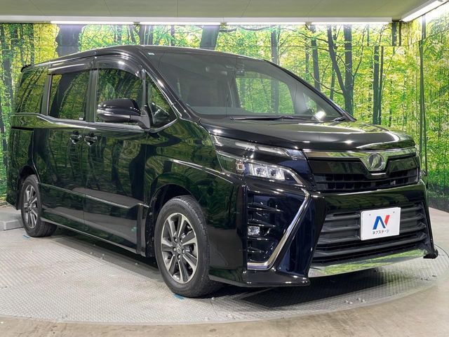TOYOTA VOXY 2017