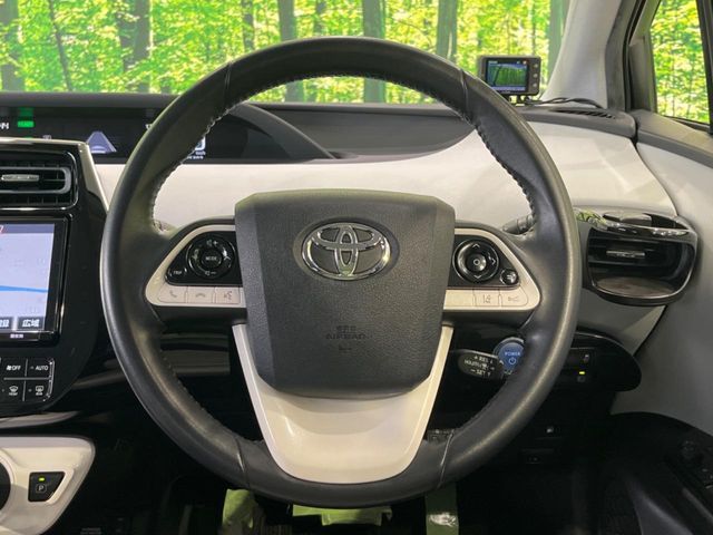 TOYOTA PRIUS 2016