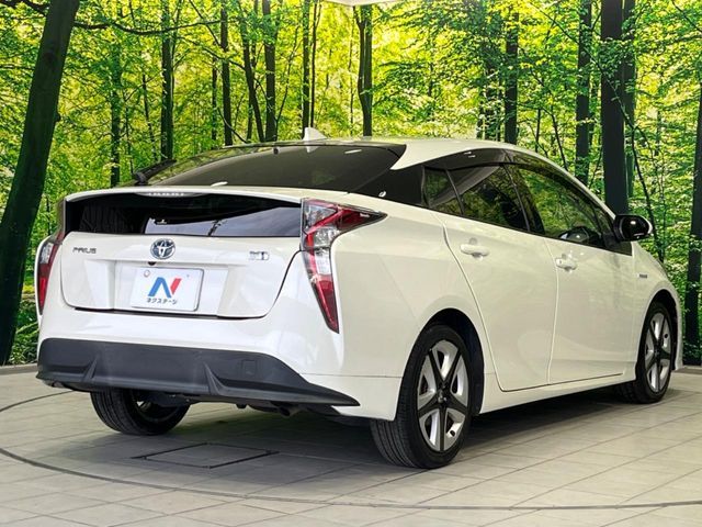 TOYOTA PRIUS 2016