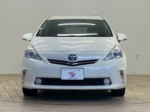 TOYOTA PRIUS Alpha 2012