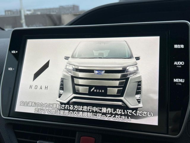 TOYOTA NOAH 2017